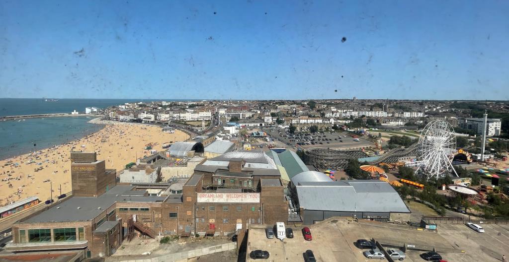 Lot: 125 - TWO-BEDROOM FLAT WITH STUNNING VIEWS - View from the Flat
